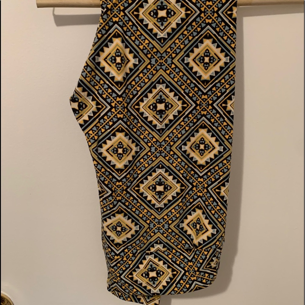 Tall n curvy Lularoe leggings